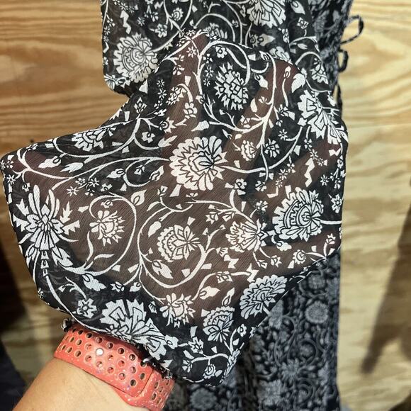 Old Navy Y2K Chiffon Midi Dress Black Floral Size Medium Whimsigoth Fairy Flowy - Picture 11 of 16